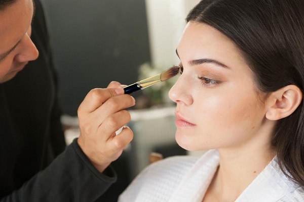 Trang điểm là gì? Tôi có nên kinh doanh trang điểm không?