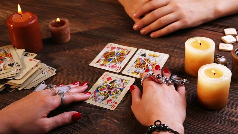 Tìm hiểu về bói bài tây, lịch sử và ý nghĩa các lá bài trong bộ bài 52 lá  thông dụng nhất