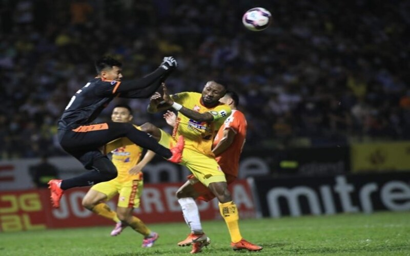 Vấn nạn bạo lực và ứng xử thiếu chuẩn mực tại V-League